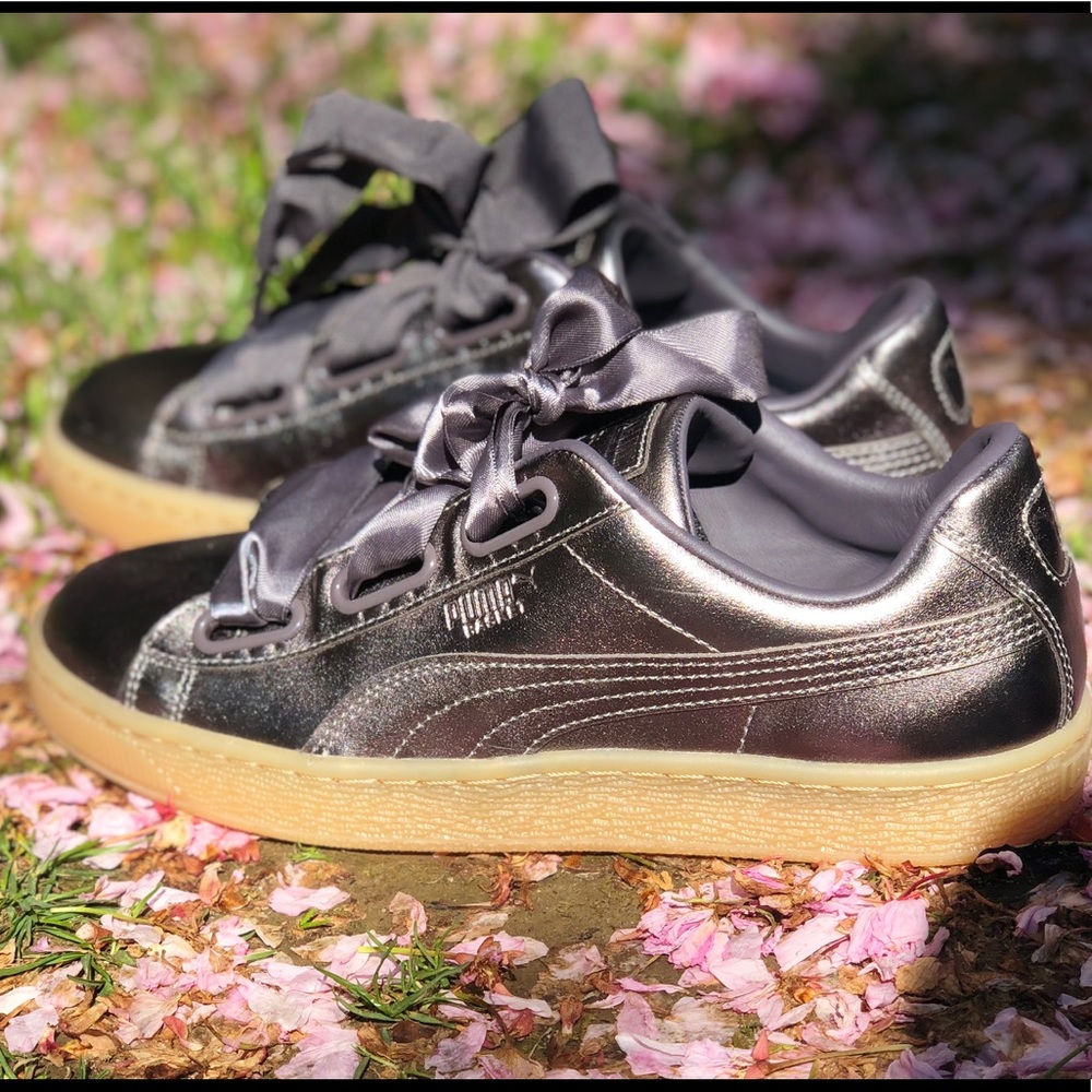 NWOT💞 PUMA TRENDY SNEAKERS!❤️